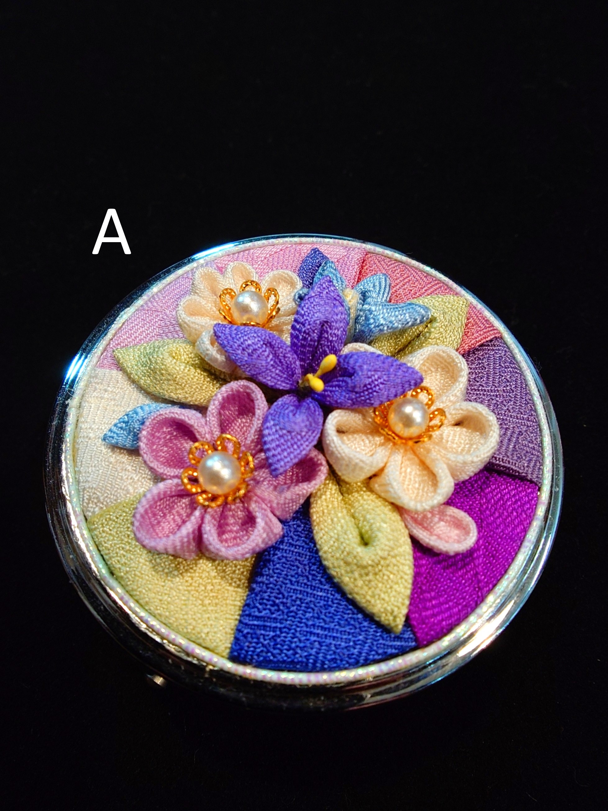 新庄亀綾織　ピルケース